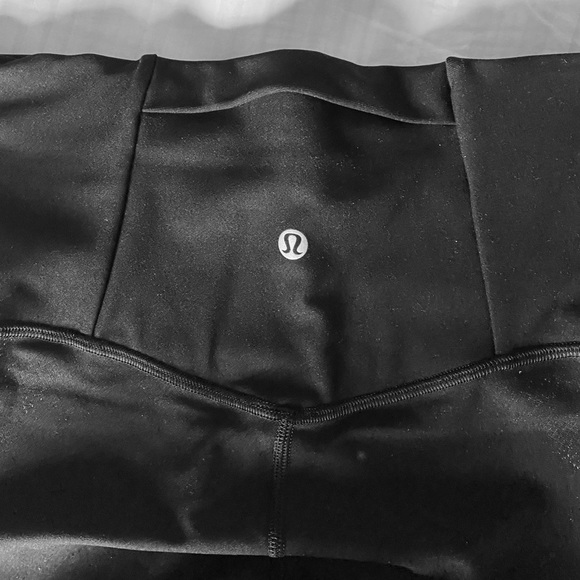 black lululemon mapped out hr tight 28” leggings - Picture 3 of 4